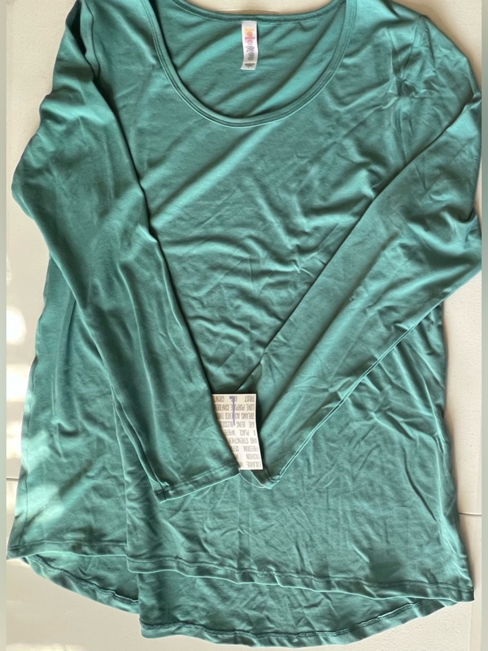 Lularoe Lynnae Tee - Size Large